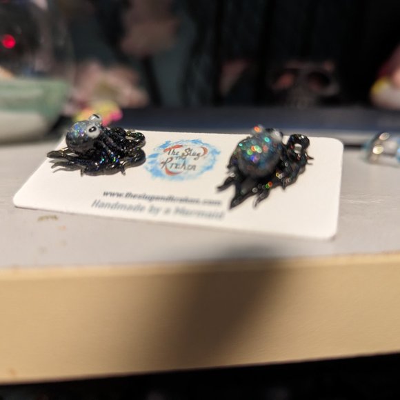 Glow in the dark Octopus Earrings - Picture 2 of 2